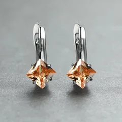 Brincos de Noivado com Pedra Azul-Água de Corte Diamante na Cor Dourada-27